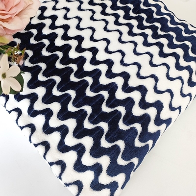 Tela Cationic 260gsm do velo da flanela do jacquard para o vestuário geral morno de matéria têxtil da casa